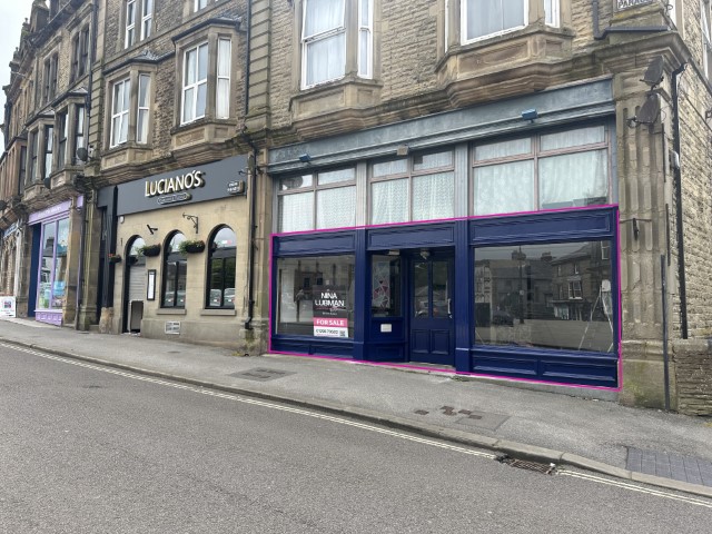 Shop to let Buxton market place